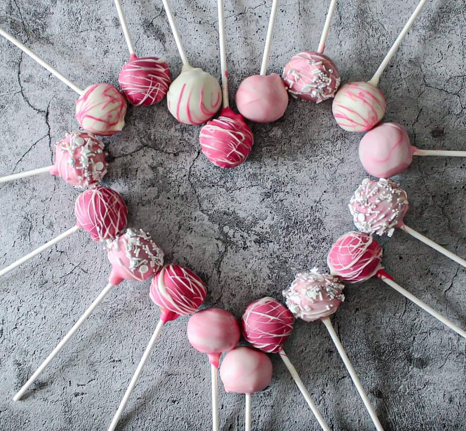Get Poppin': Cake Pops Recipe